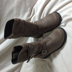 Brown little girl boots